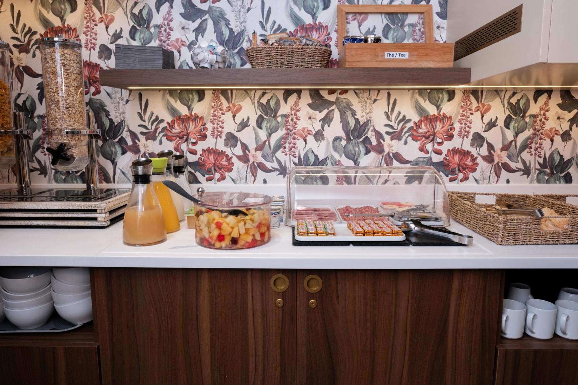 Hotel Kyriad 10 - Canal Saint Martin - Republique Parijs